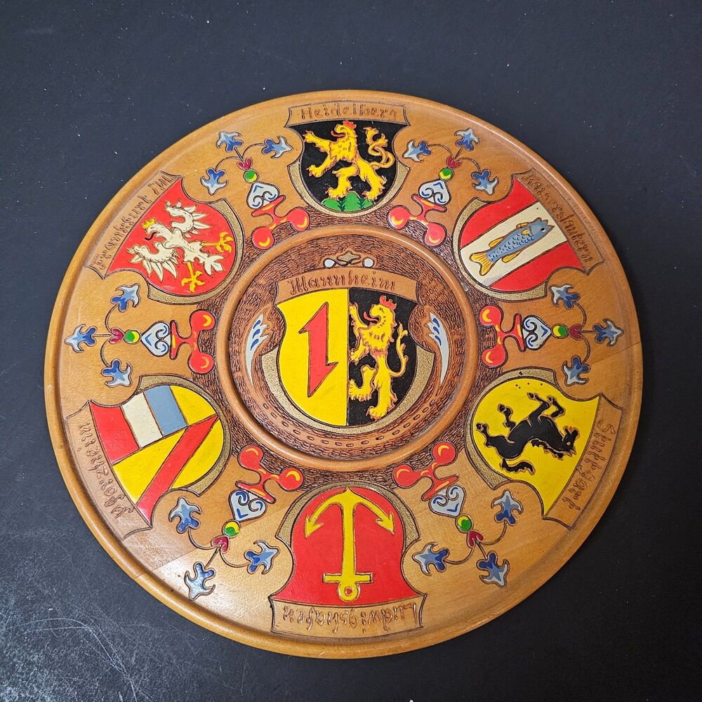 Vtg Wooden German Coats Of Arms Plate 9.5" Bavarian Towns Hand Painted Bavarian